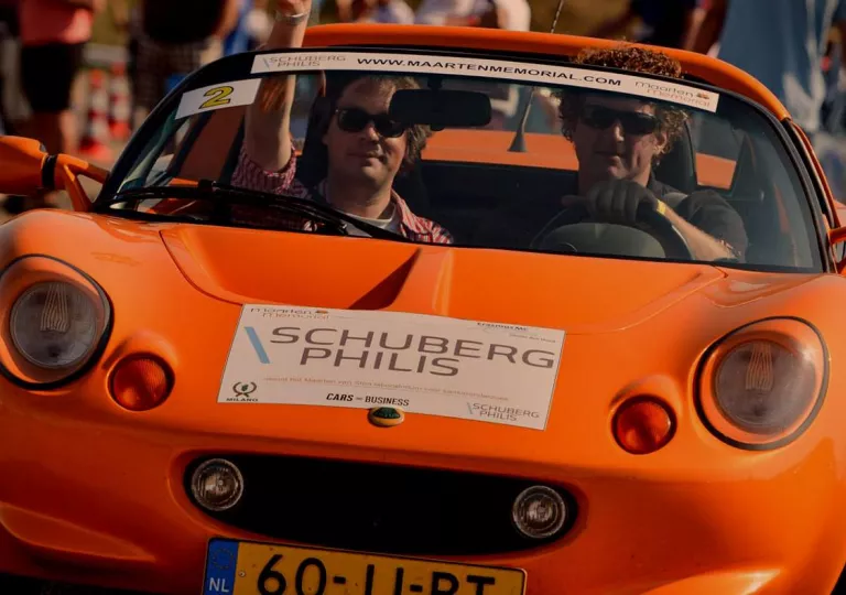 Jouw logo op een coole sportwagen?