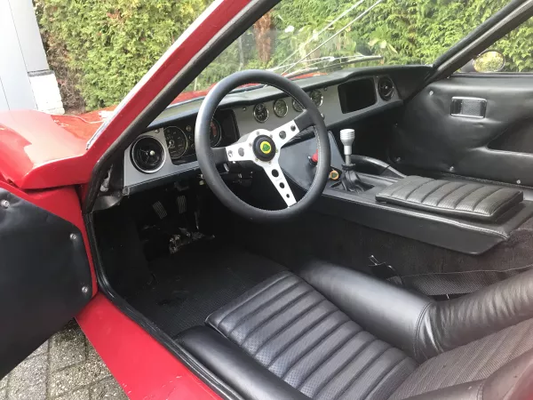 een liggende rijders houding