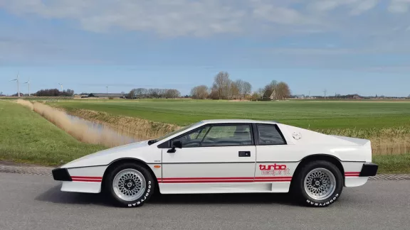 Lotus Esprit - James Bond replica ;-)